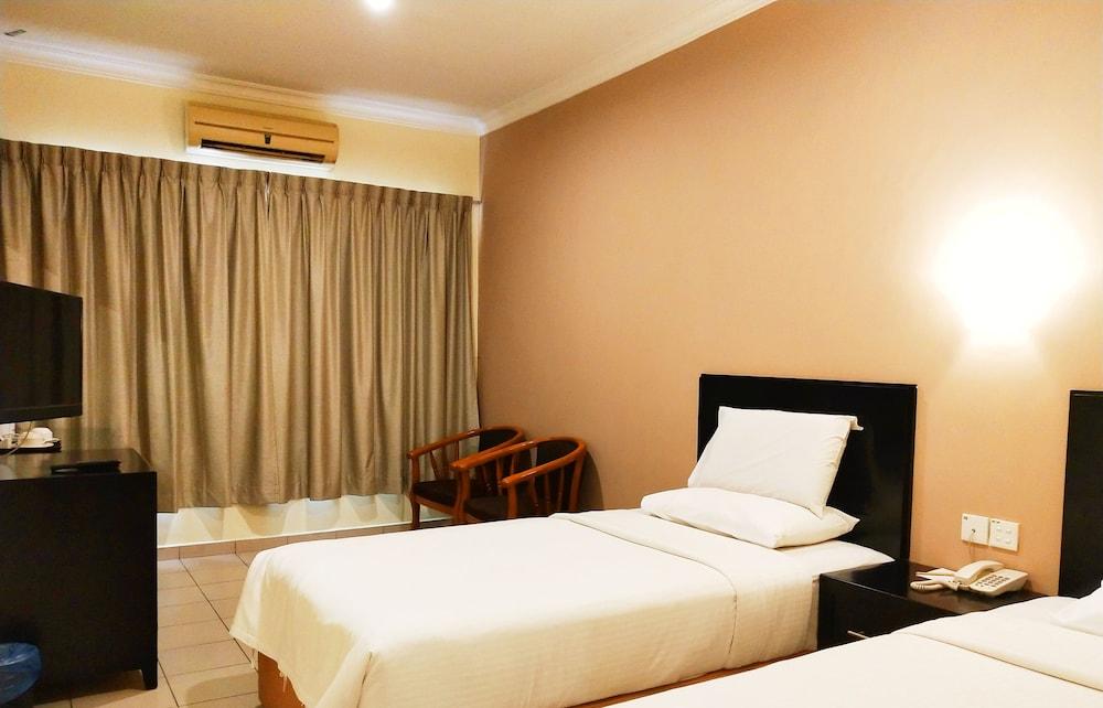 Megah D'Aru Hotel Kota Kinabalu Exterior foto