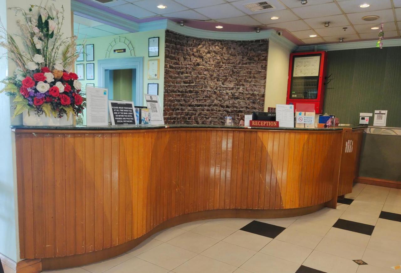 Megah D'Aru Hotel Kota Kinabalu Exterior foto