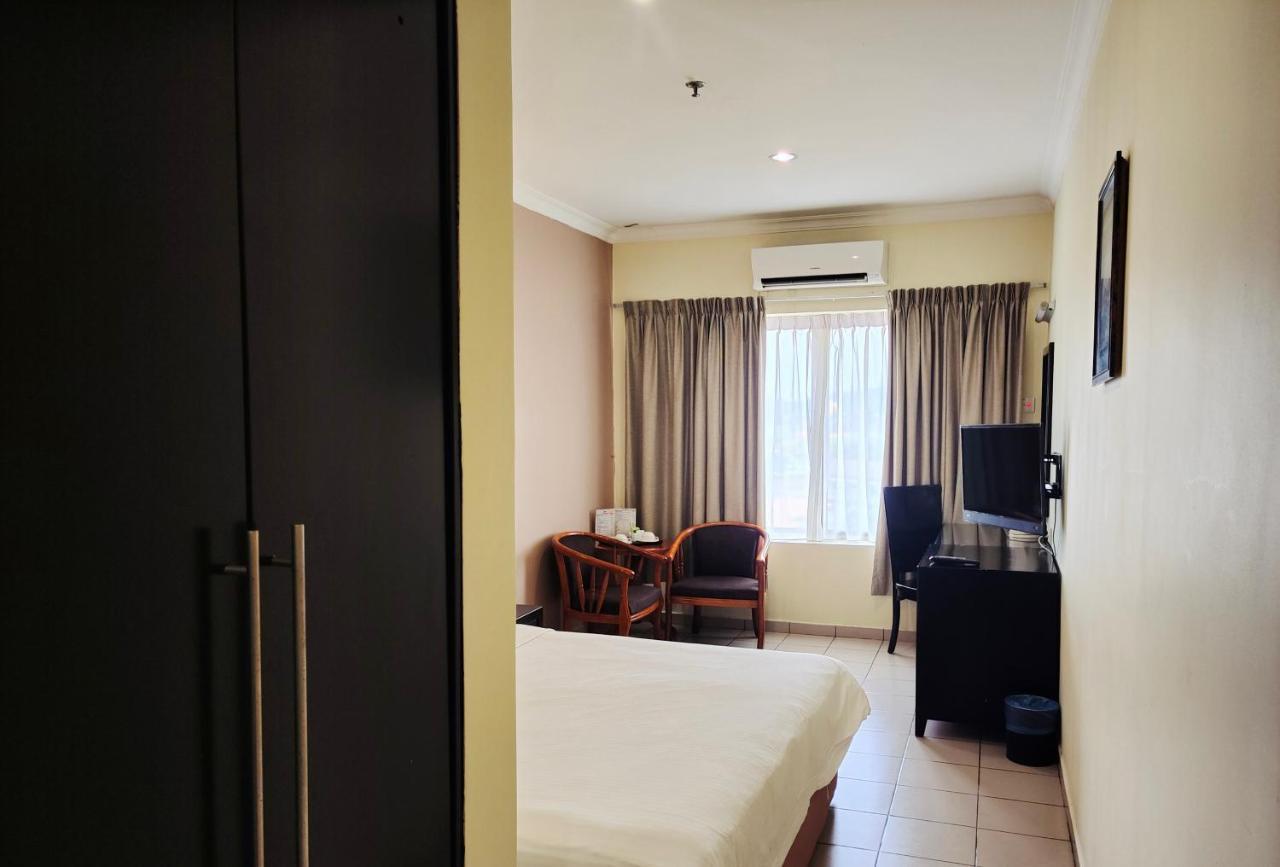 Megah D'Aru Hotel Kota Kinabalu Exterior foto