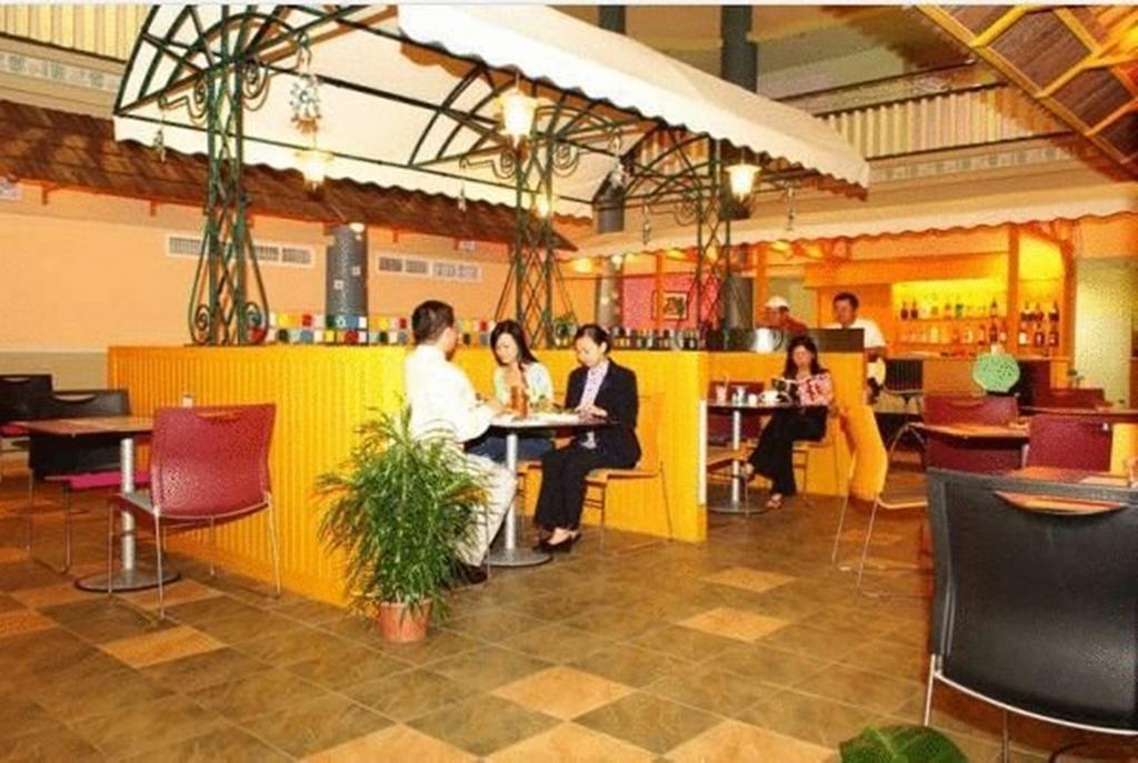 Megah D'Aru Hotel Kota Kinabalu Exterior foto